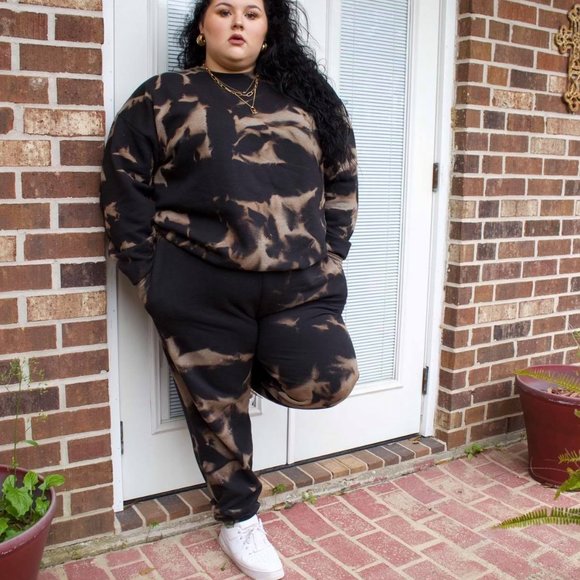 Acid Washed Matching Sweatshirt and Sweatpants - Picture 4 of 5